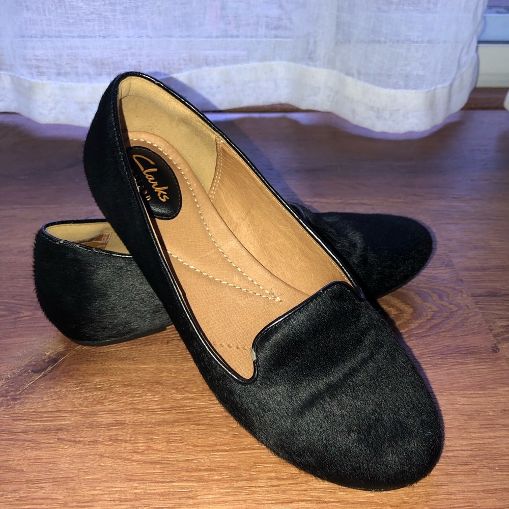 Clark’s artisan Black fur texture flats